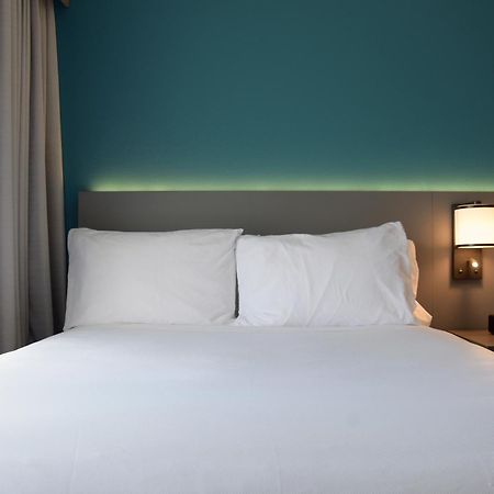Comfort Inn & Suites Nw Milwaukee Germantown エクステリア 写真