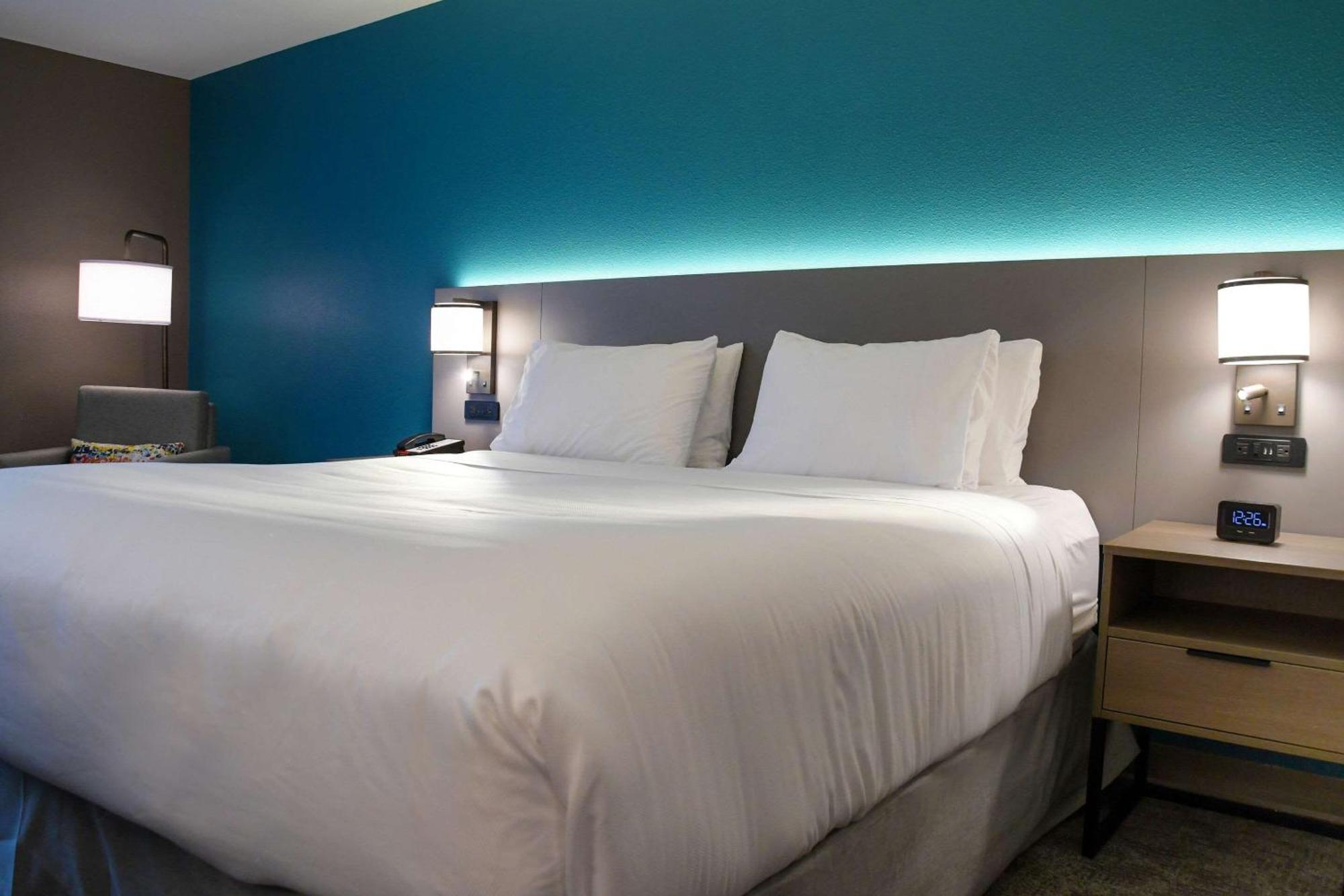 Comfort Inn & Suites Nw Milwaukee Germantown エクステリア 写真