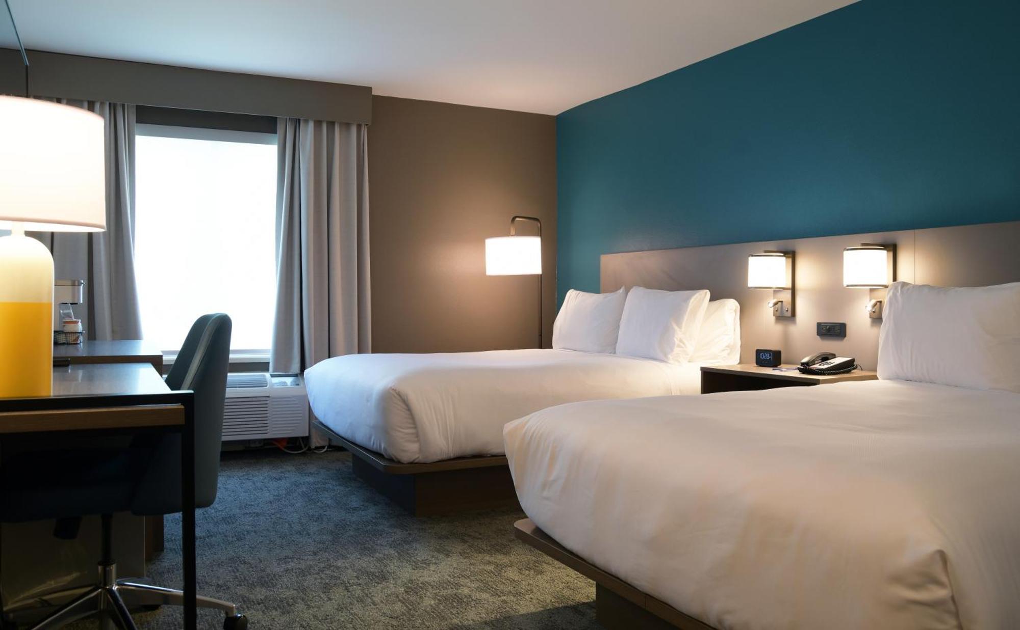 Comfort Inn & Suites Nw Milwaukee Germantown エクステリア 写真