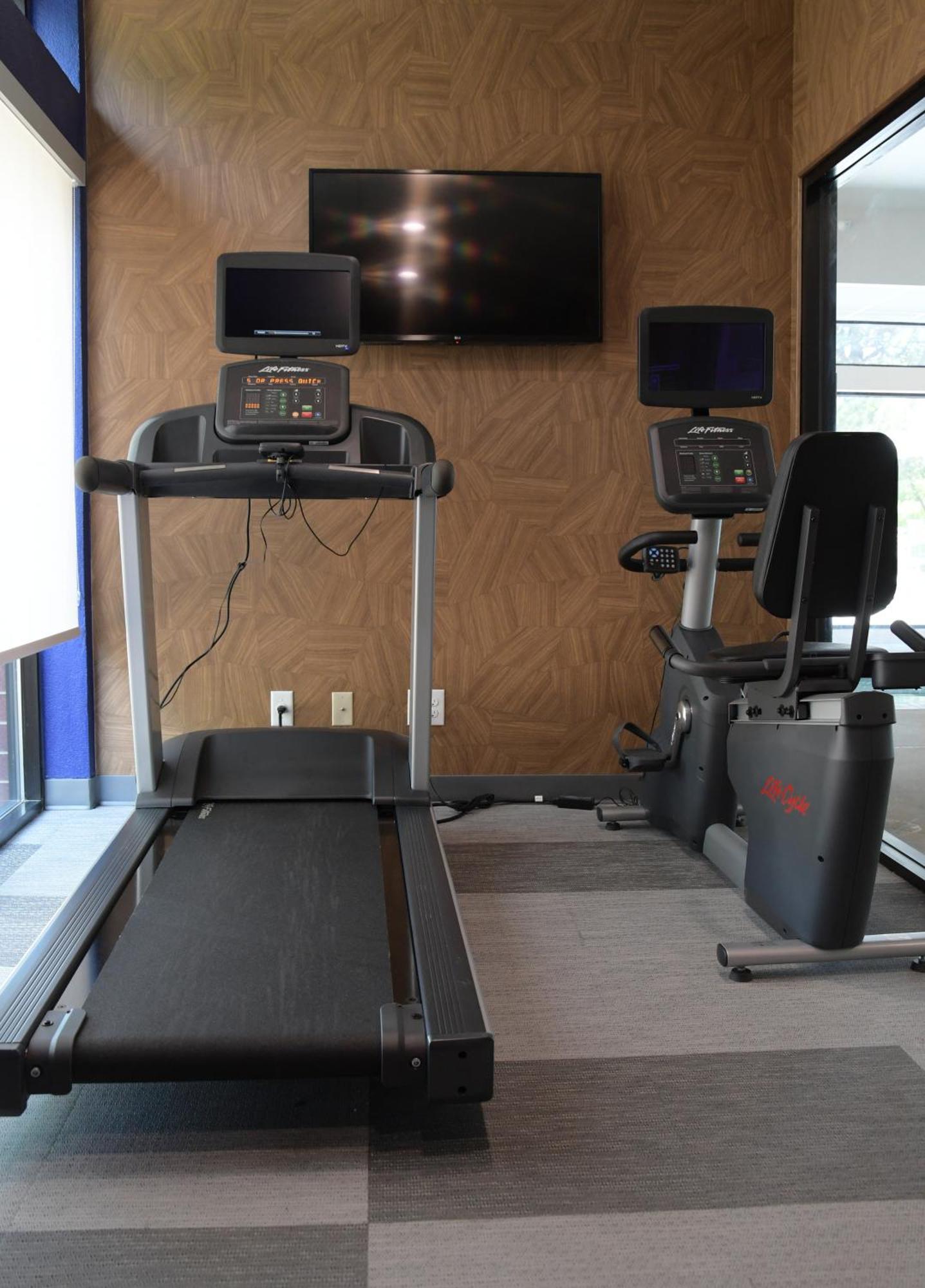 Comfort Inn & Suites Nw Milwaukee Germantown エクステリア 写真