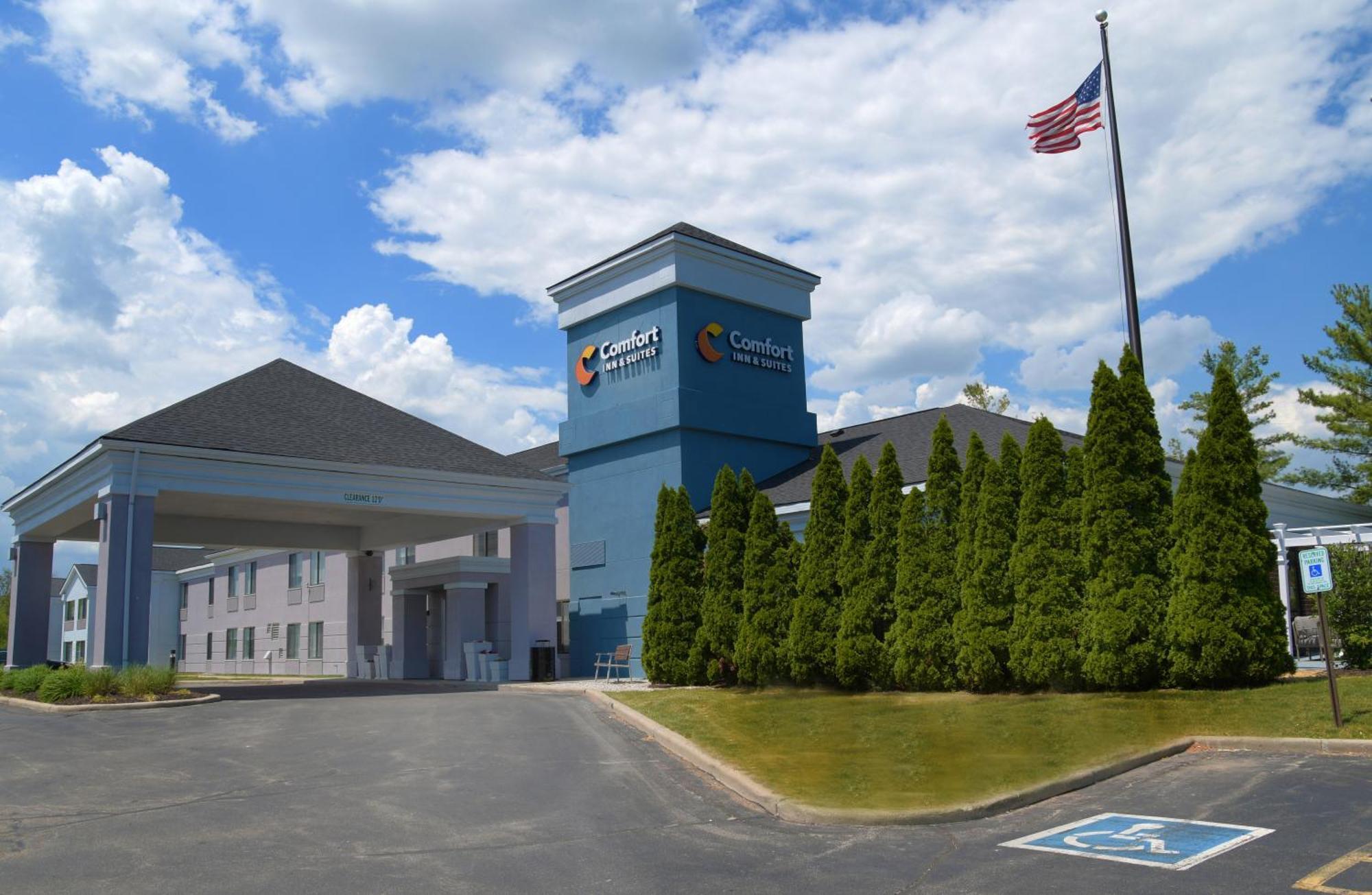 Comfort Inn & Suites Nw Milwaukee Germantown エクステリア 写真